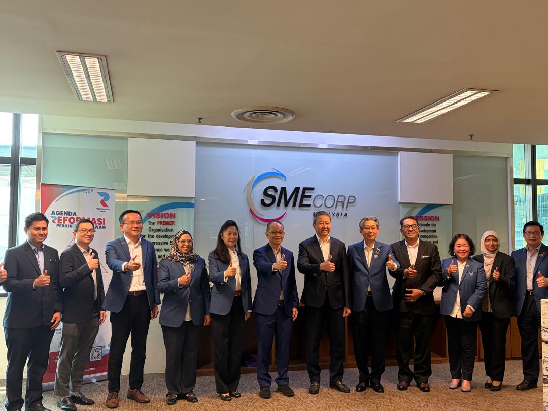 FMM Courtesy Call on SME Corp. Malaysia Chairman 02.jpeg